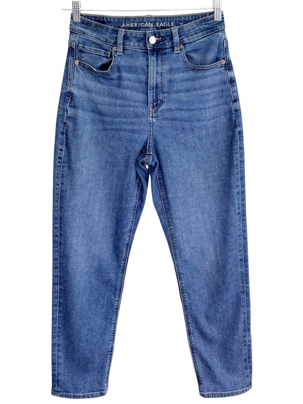 AMERICAN EAGLE High Rise Mom Jeans Medium Wash Straight Leg Size 6 - Picture 1 of 10